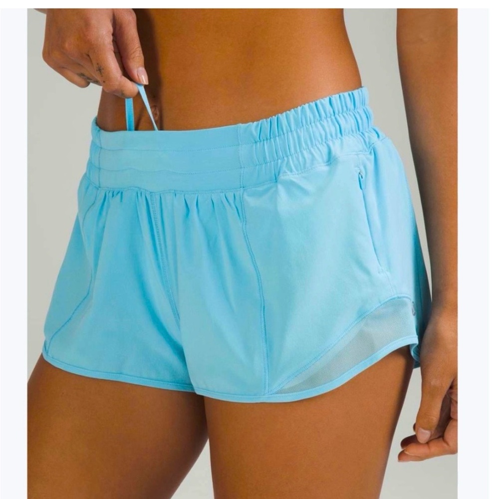 Lululemon Hotty Hot Low Rise Shorts 2.5” SZ 8